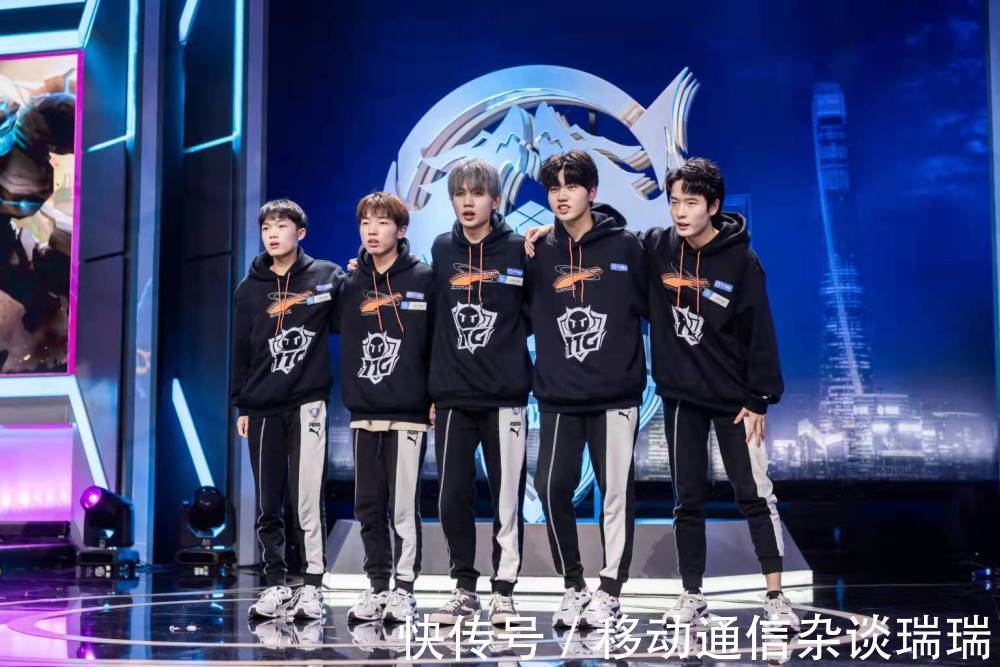 进行深刻的 进行深刻的